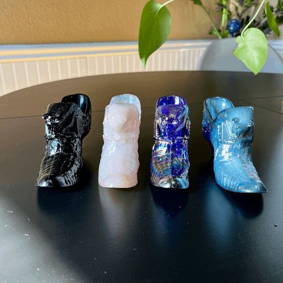 Boyd Crystal Art Glass Daisy Button Cat Slipper Silver Carnival Glass Shoe B285 - Picture 2 of 10